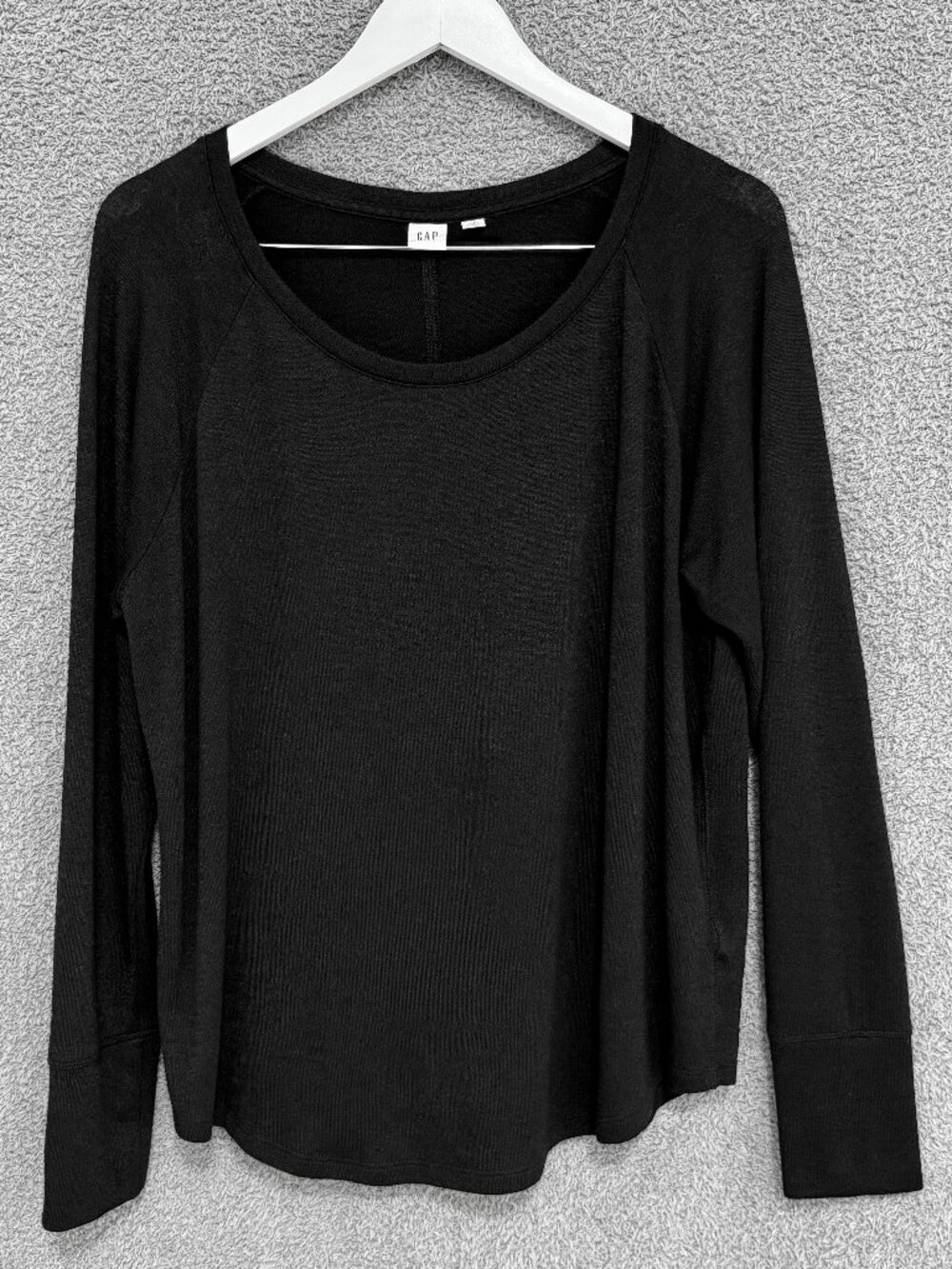 Gap Raglan Sleeve Softspun long sleeve t-shirt Black Large